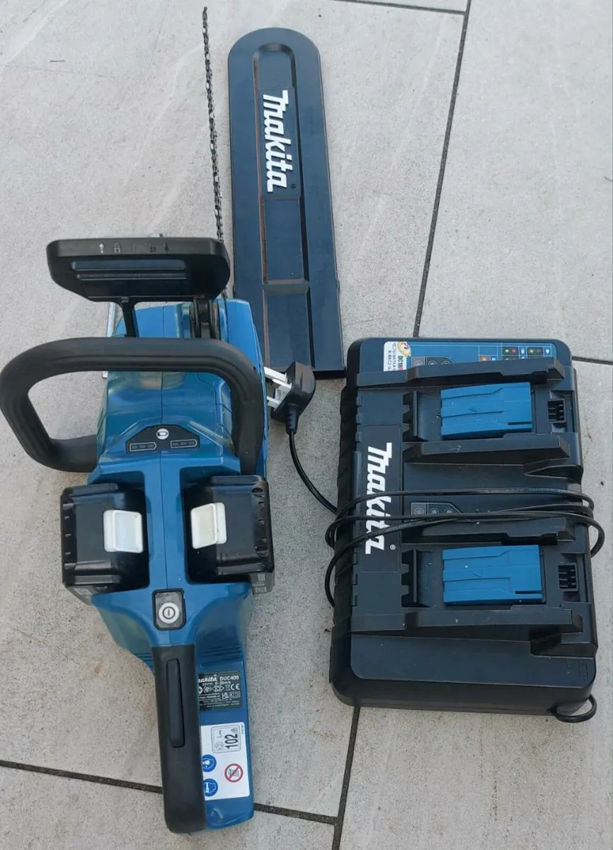 Makita Cordless Chainsaw  DUC405 18v Complete - Image 3