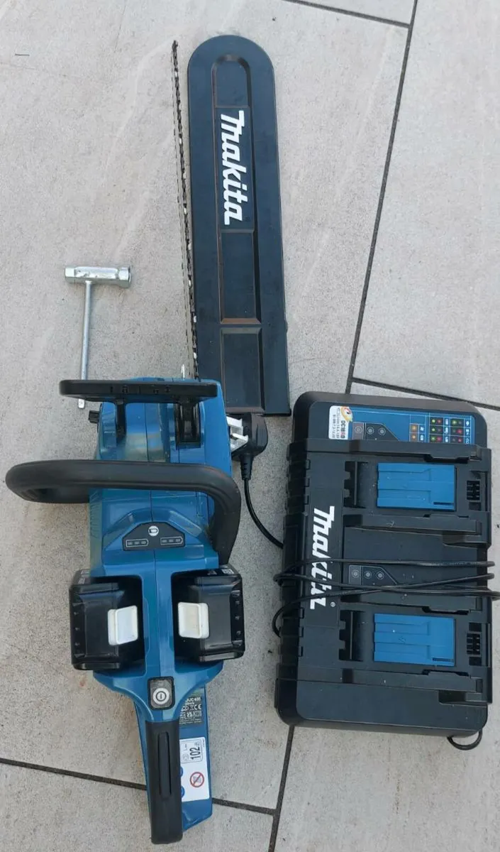 Makita Cordless Chainsaw  DUC405 18v Complete - Image 4