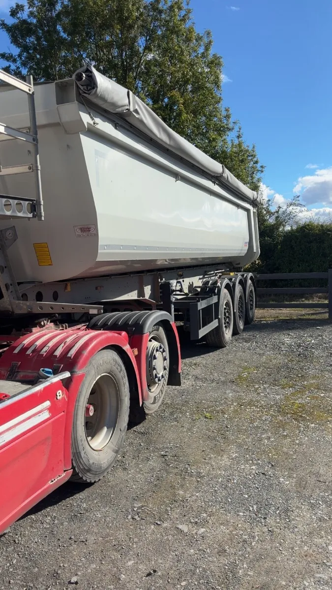Schmitz tipping trailer - Image 1