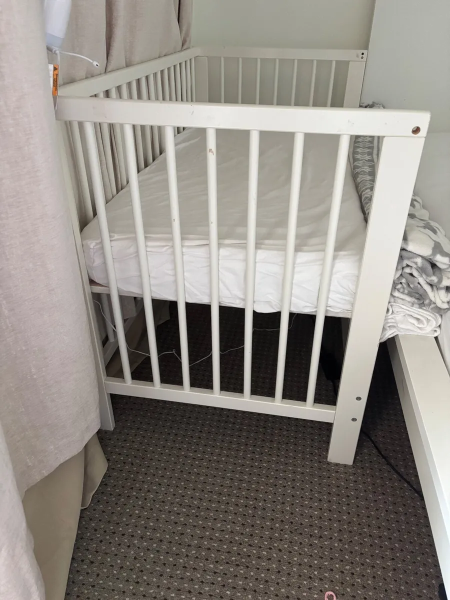 Cot and mattress - Image 3