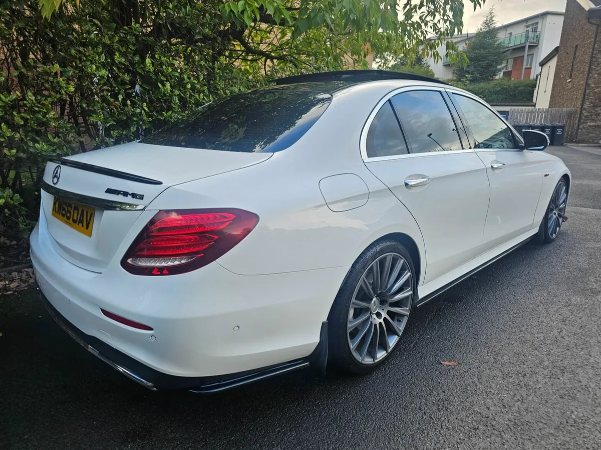 Mercedes-Benz AMG 2017 - Image 3