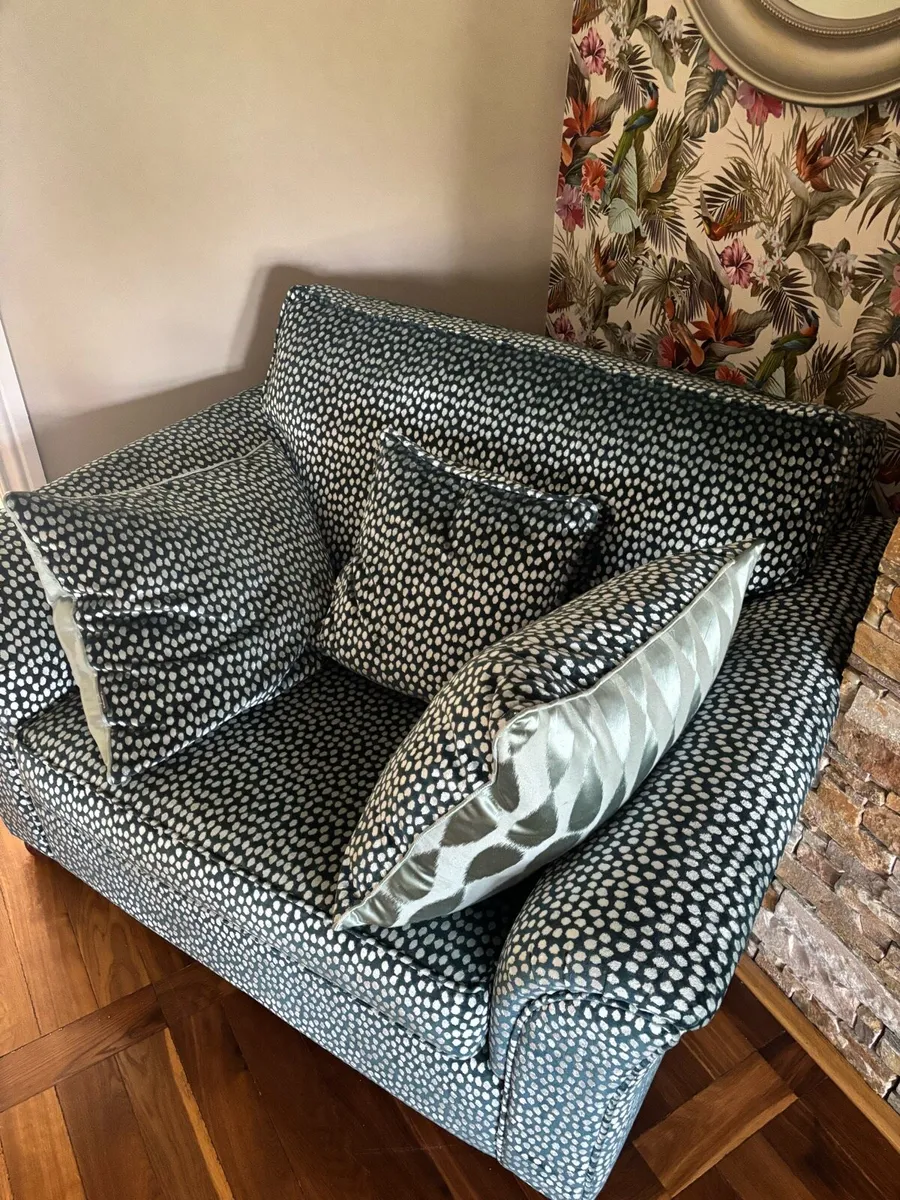 Sitting room chair - Image 2