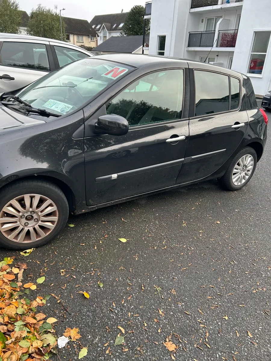 Renault Clio 2011 - Image 2