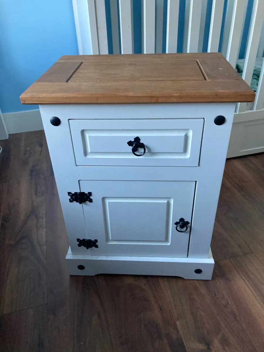 Bedroom furniture - Image 2