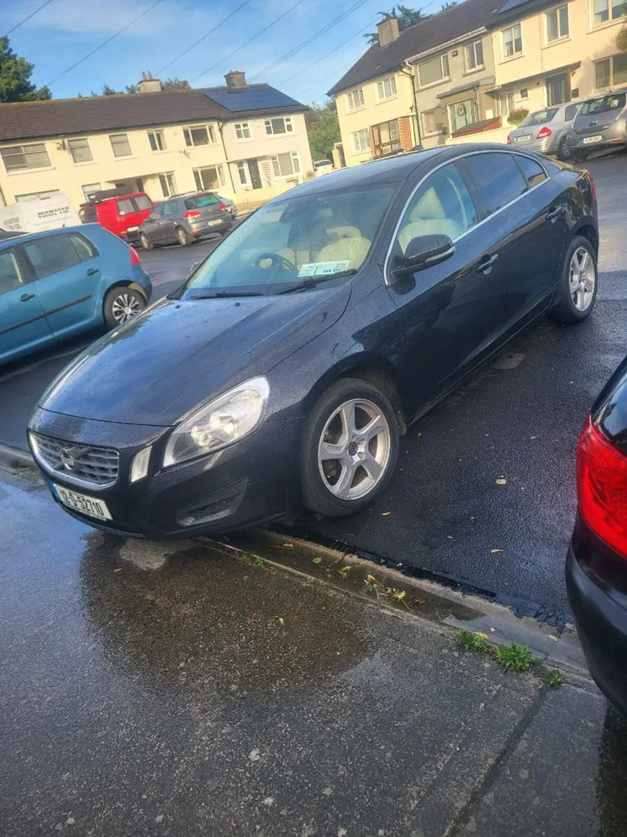 Volvo s60 2012 - Image 2