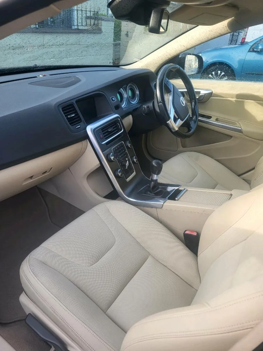Volvo s60 2012 - Image 4