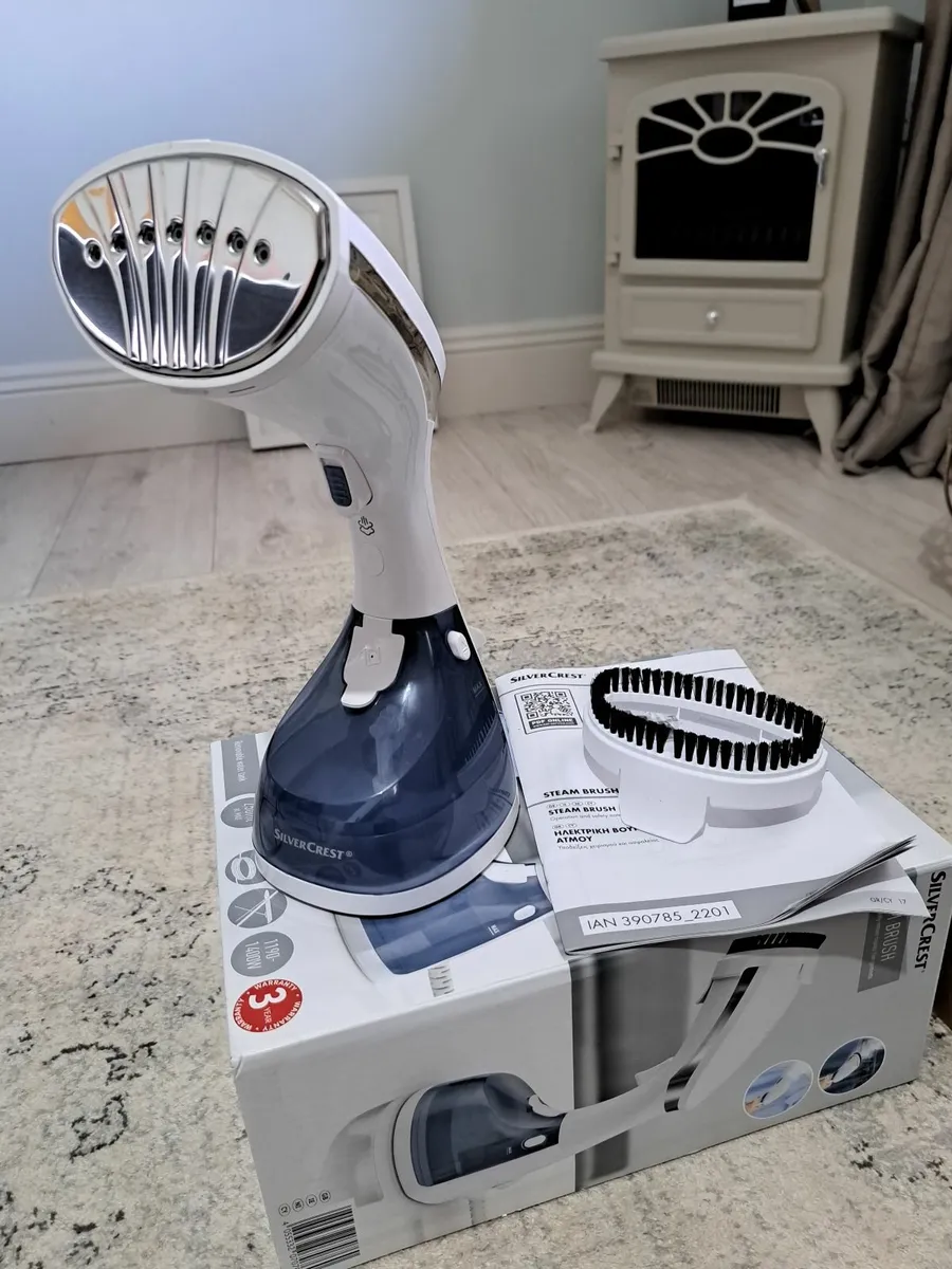 Clothes Steamer Brand New and Boxed - Image 1