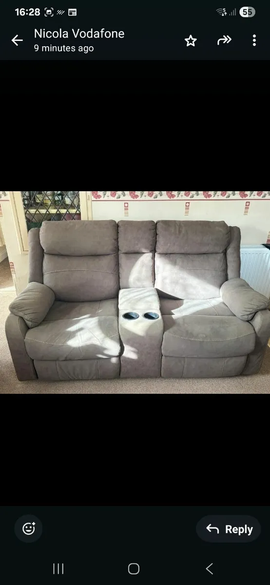 2 seater manual recliner couch with console - Image 4