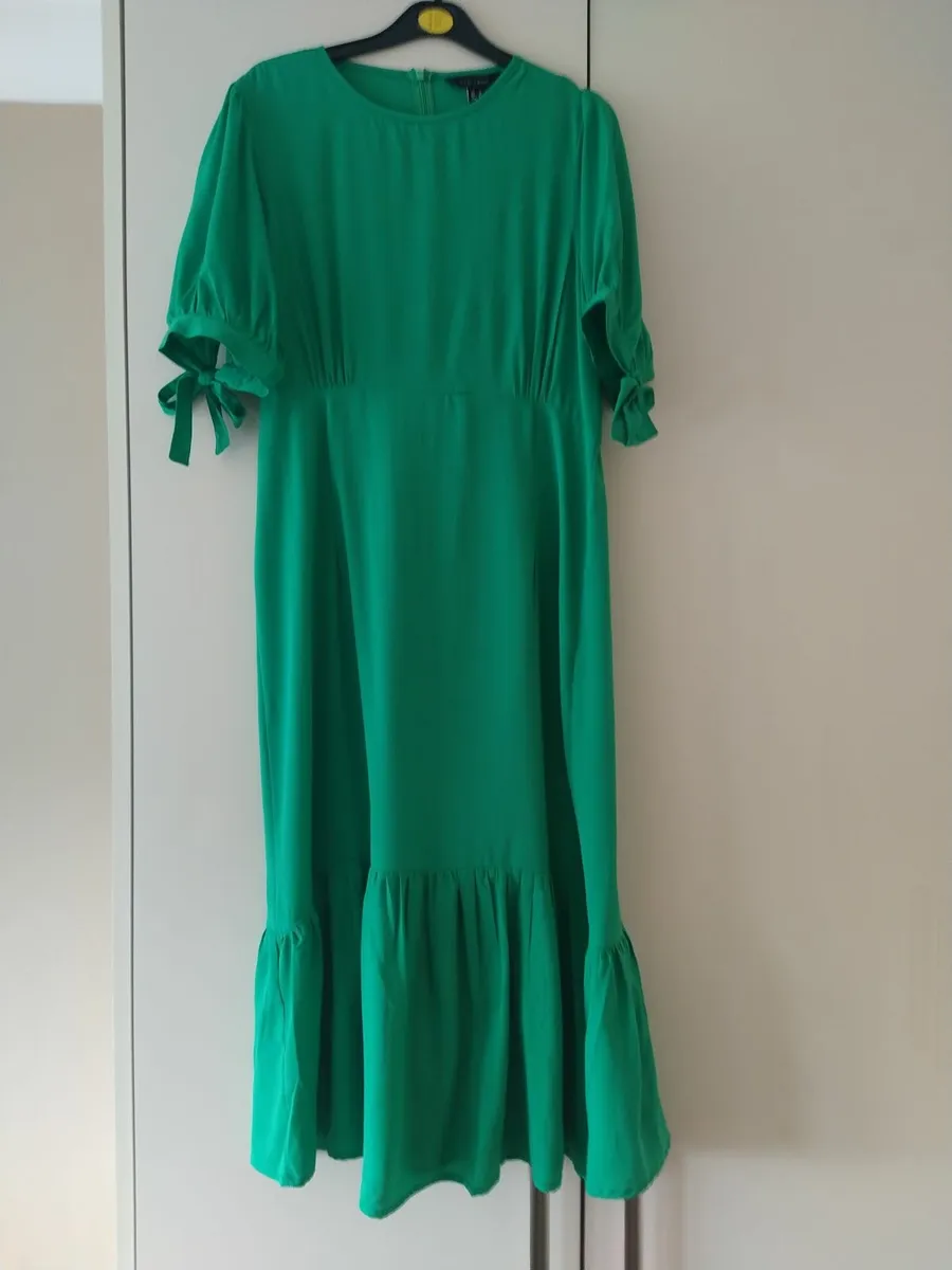 Ladies dress - Image 1