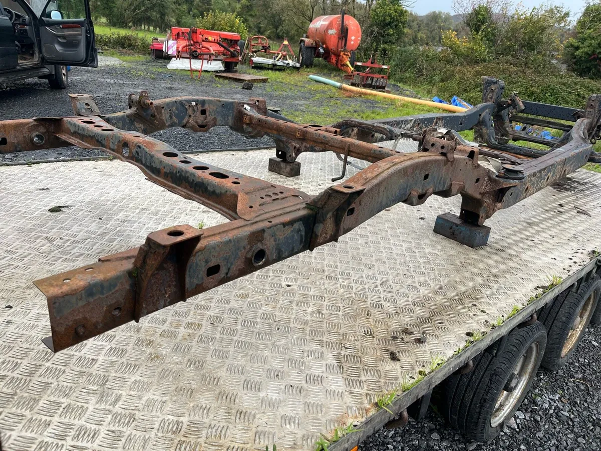 Toyota Hilux Chassis - Image 4