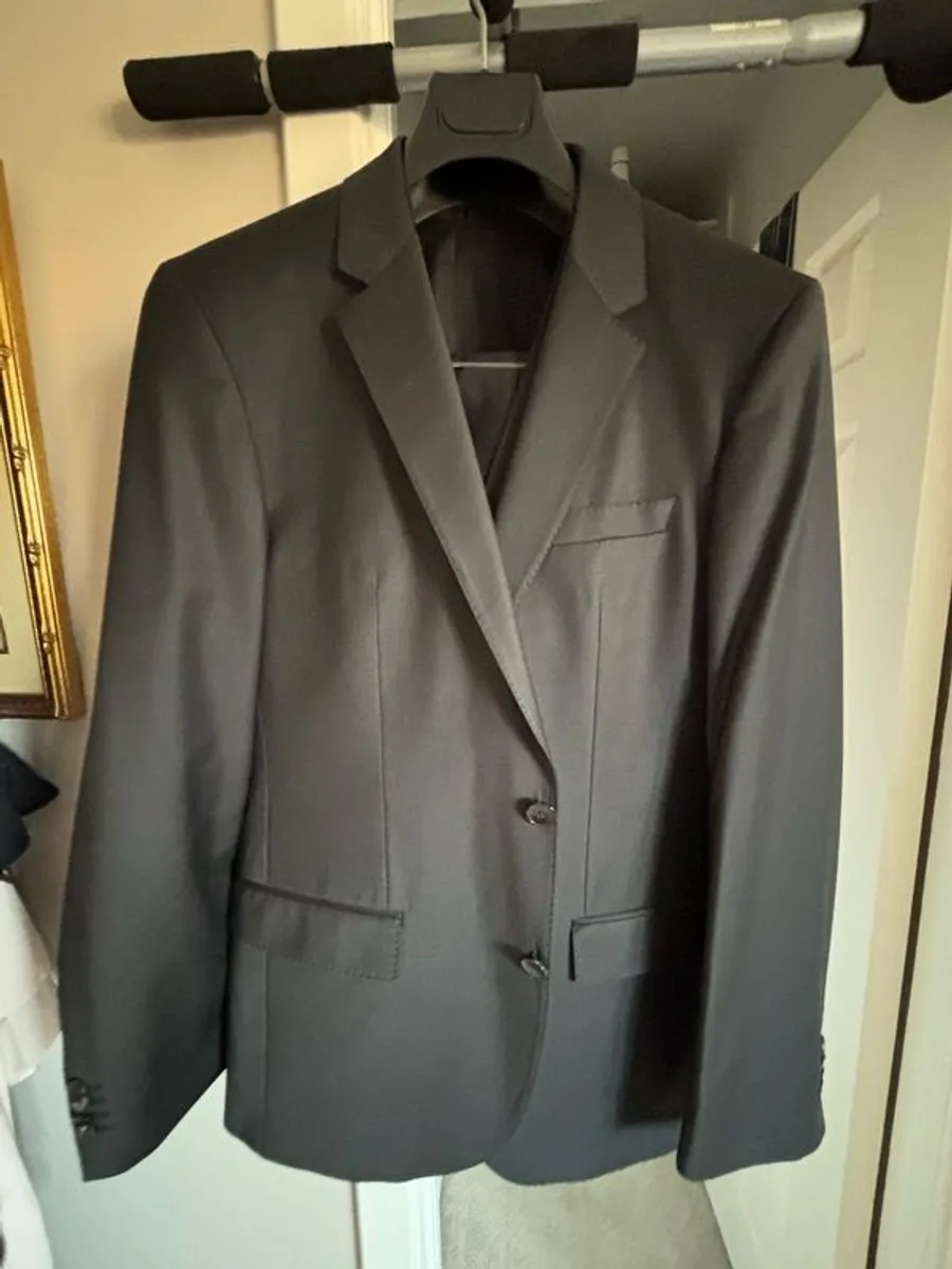 Hugo Boss - Black three piece suit - Image 2