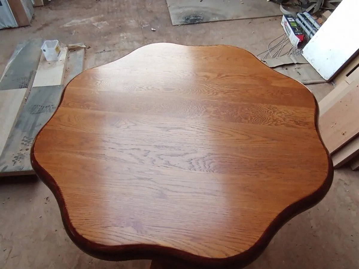 solid oak table - Image 1