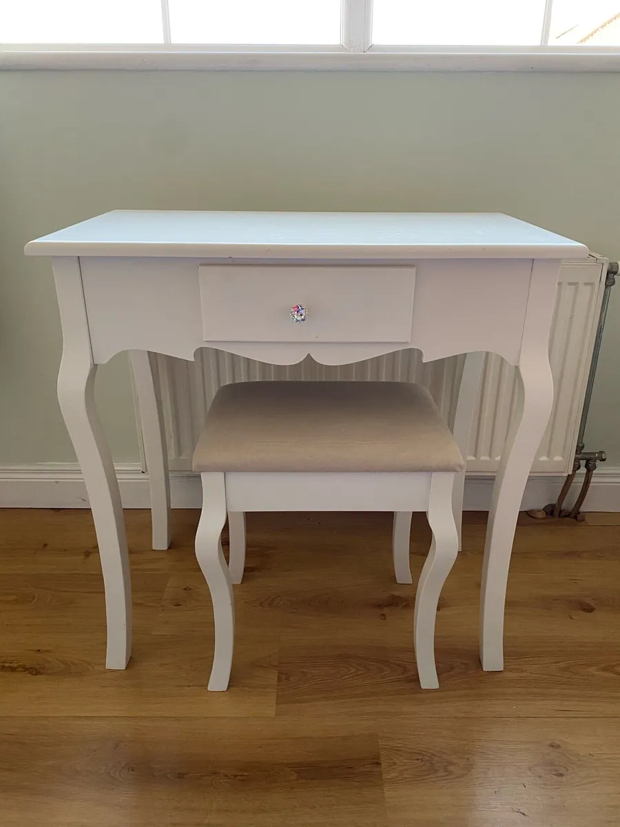 Vanity table and padded stool . - Image 1