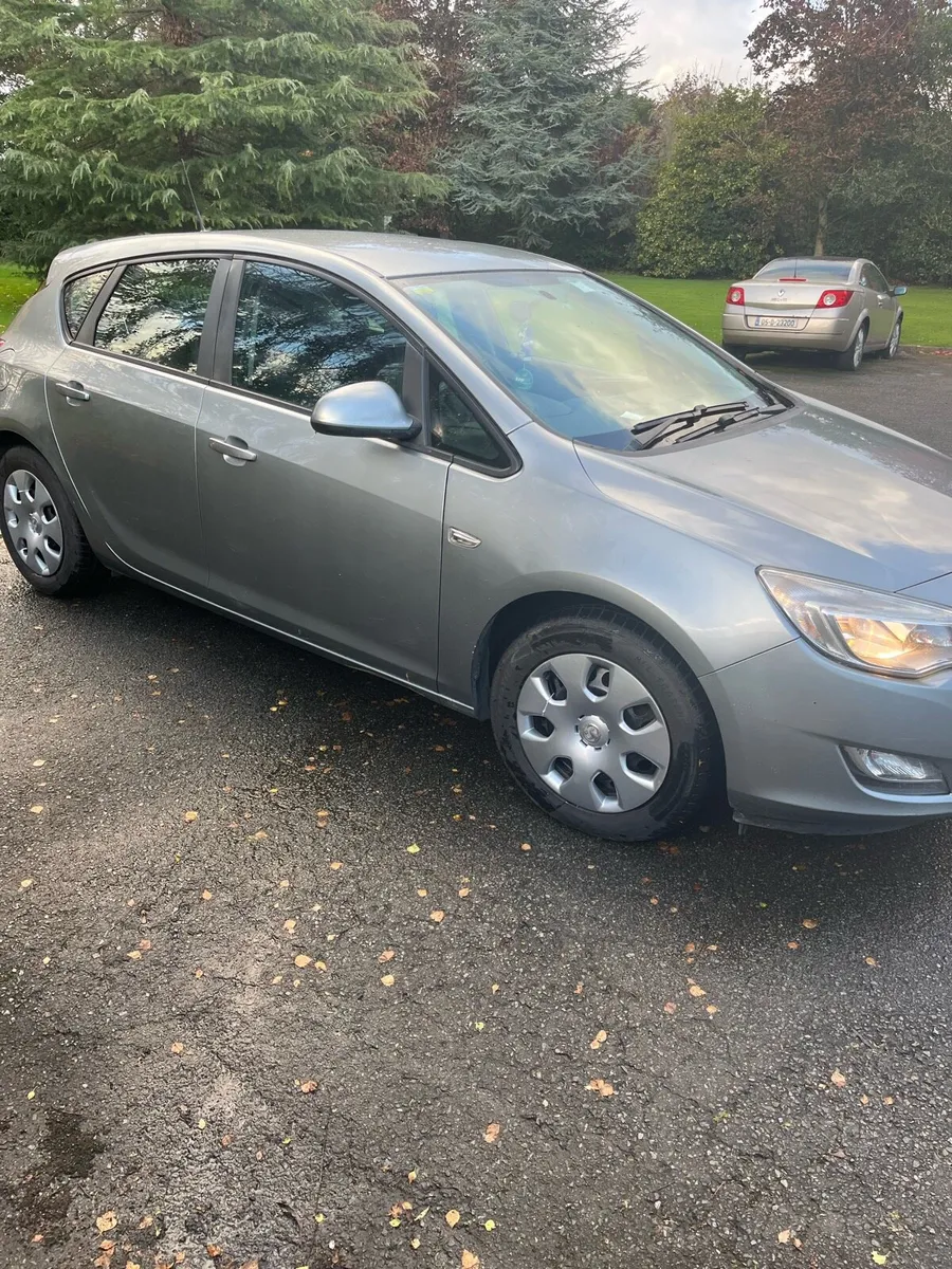 Car - Image 4