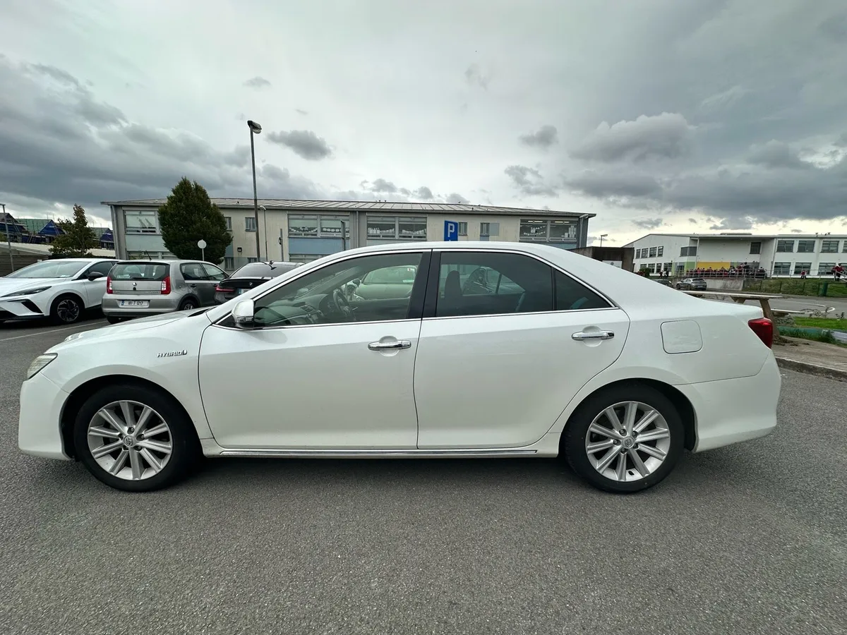 Toyota Camry - Image 4