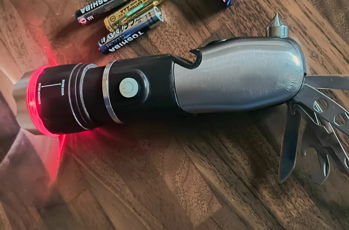 UltraFire 8-in-1 Multifunctional Flashlight - Image 4