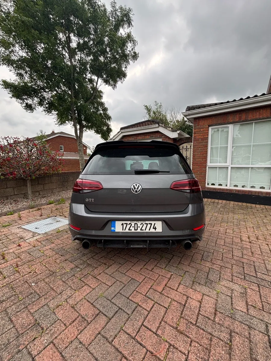 Volkswagen Golf GTI - Image 4