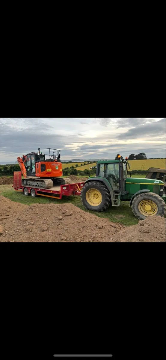 6910 and lowloader - Image 1