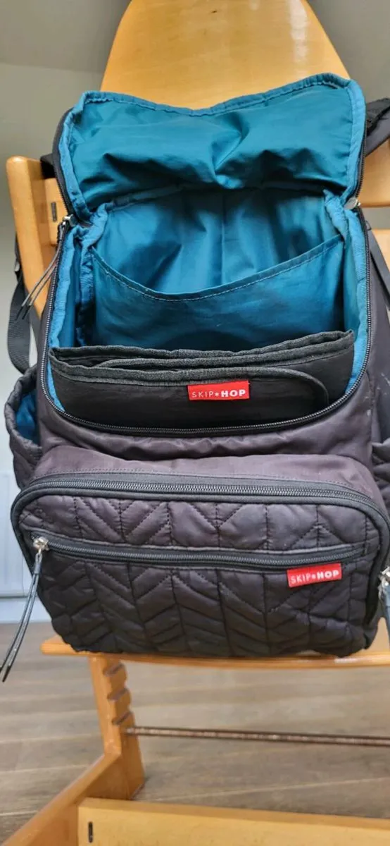 Skip Hop Forma baby changing backpack - Image 2