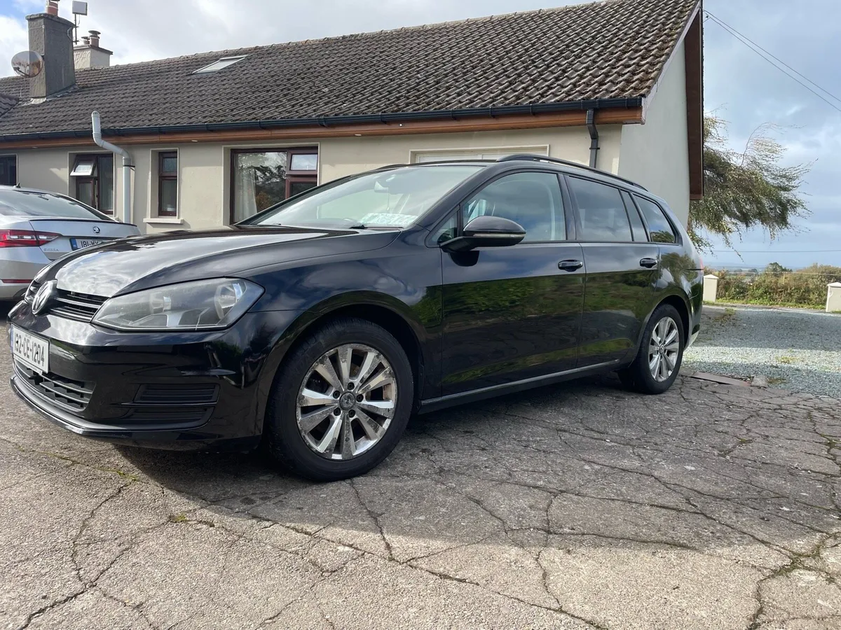 VW Golf Estate 1.6 TDi Blue Motion - Image 3