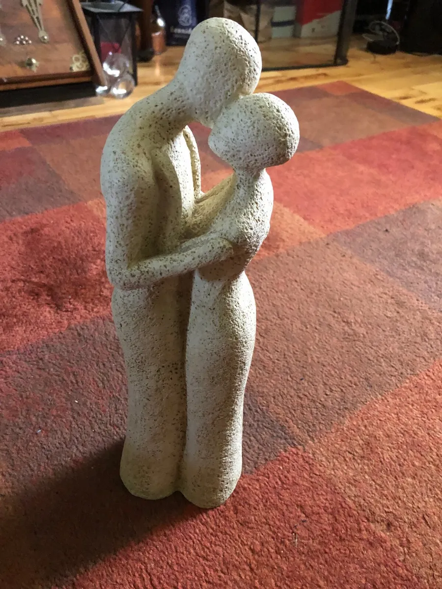 Statue - Love Embrace - Image 2