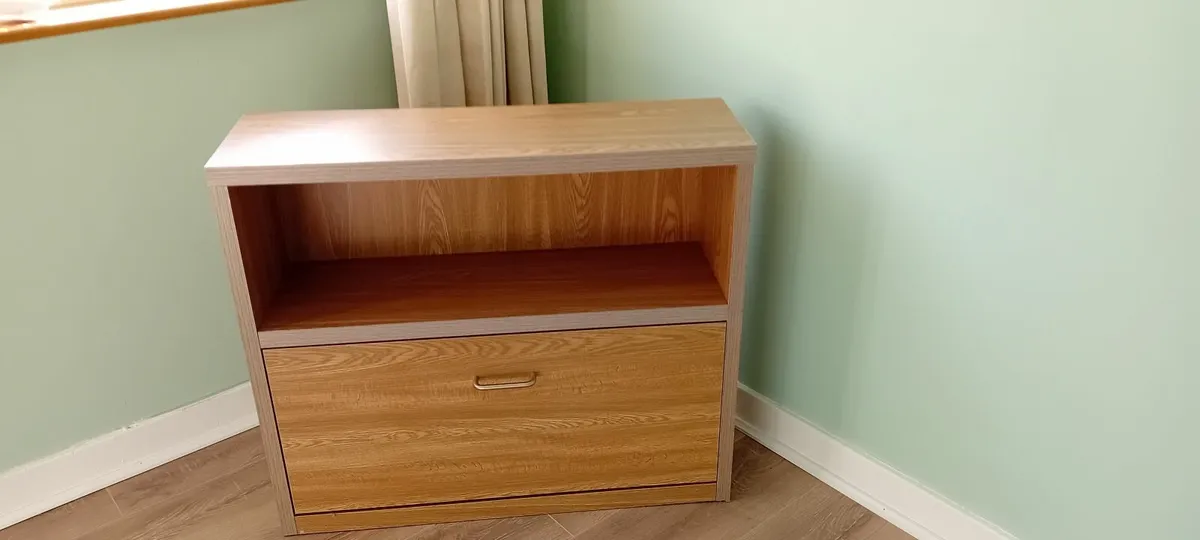 Shoe cabinet - Image 1