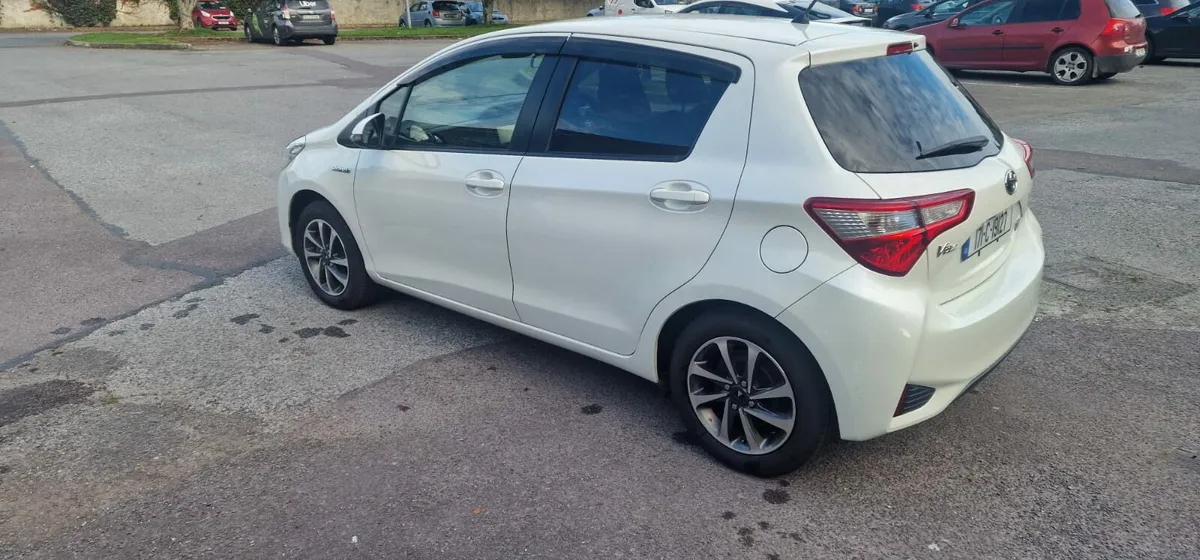 Car - Image 4