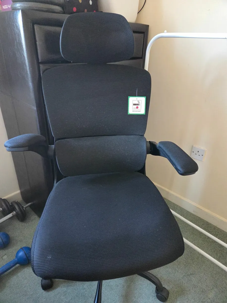 Computer Chair - Image 3