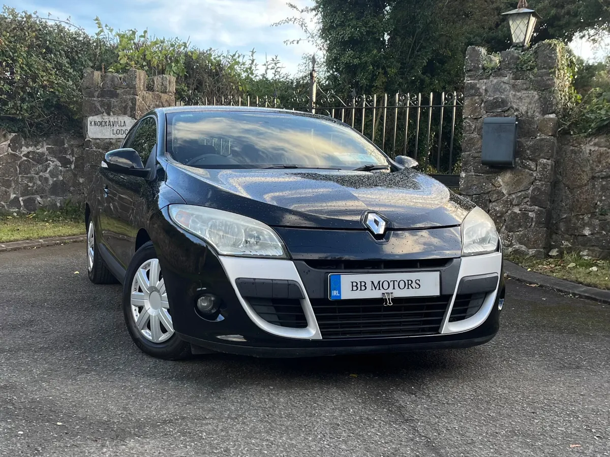 Renault Megane 1.5 DCI COUPE. Low mileage - Image 2