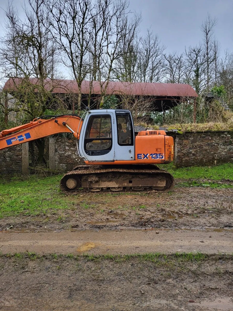 Hitachi EX135 digger 2001 - Image 1