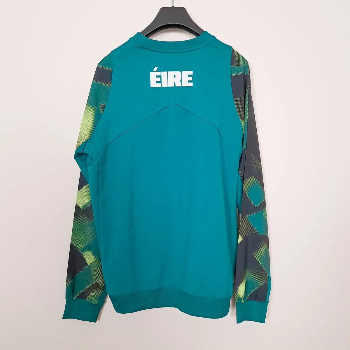 Umbro Ireland Soccer Training Shirt Green 12UK - Image 3