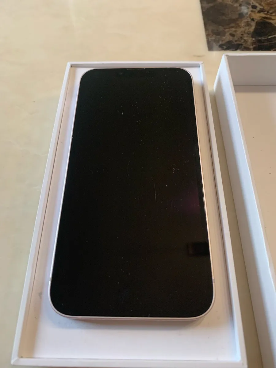 iPhone 13 128GB Pink - Image 2