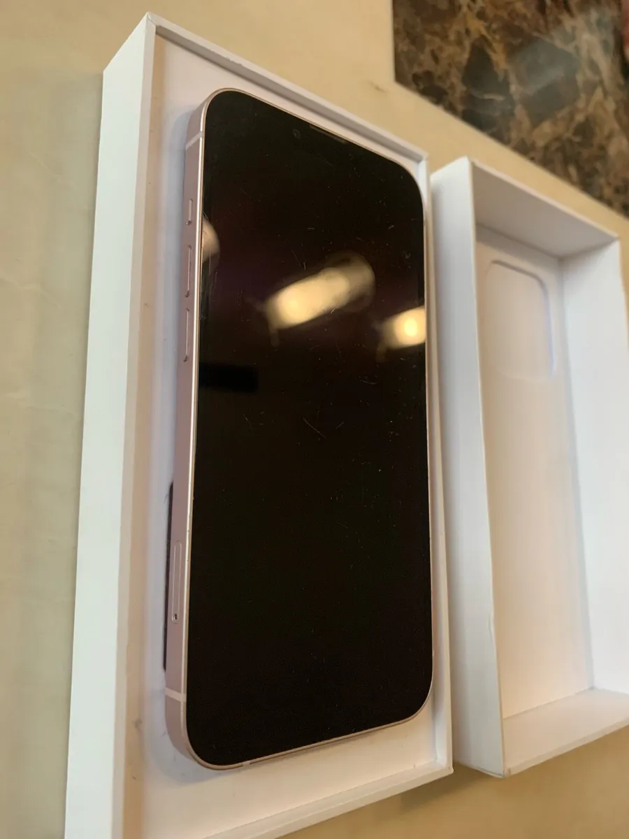 iPhone 13 128GB Pink - Image 4