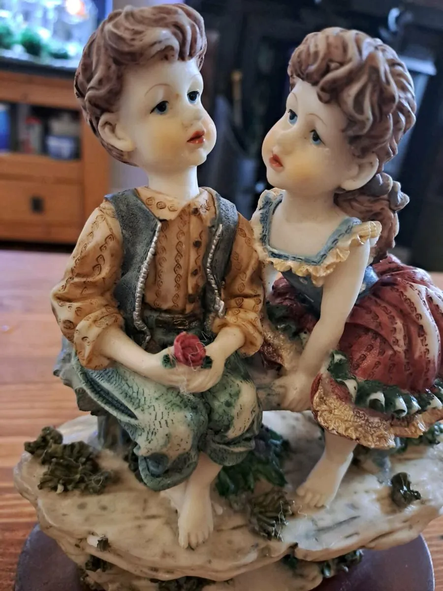 Louis' Collection figurine - Image 2