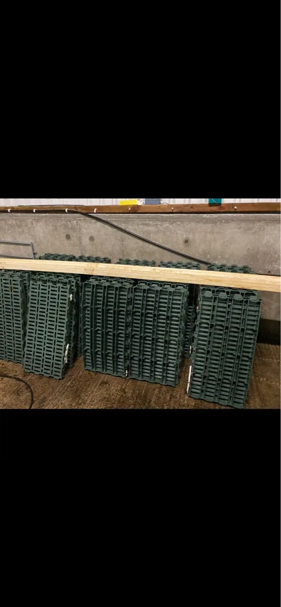 Plastic Sheep slats - Image 2