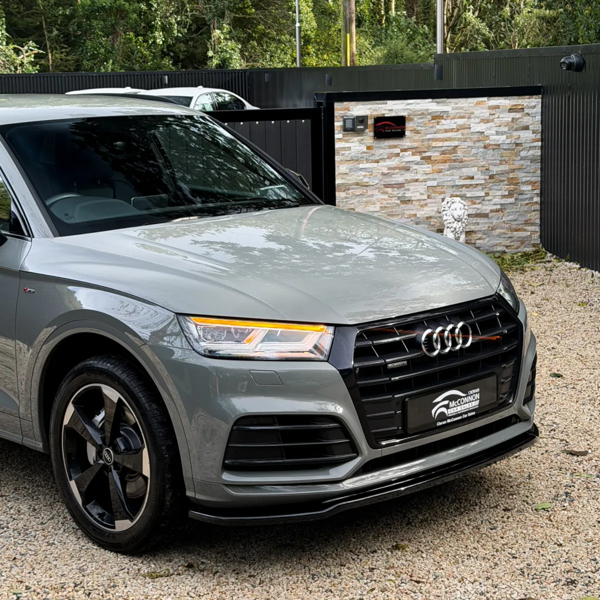 2020 (202) Audi Q5 S-LINE BLACK EDITION 50 QUATTRO - Image 2