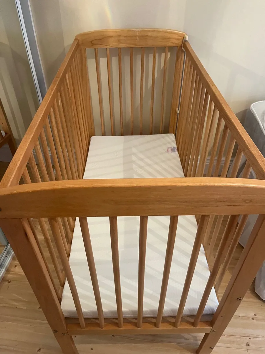 Baby cot, - Image 1