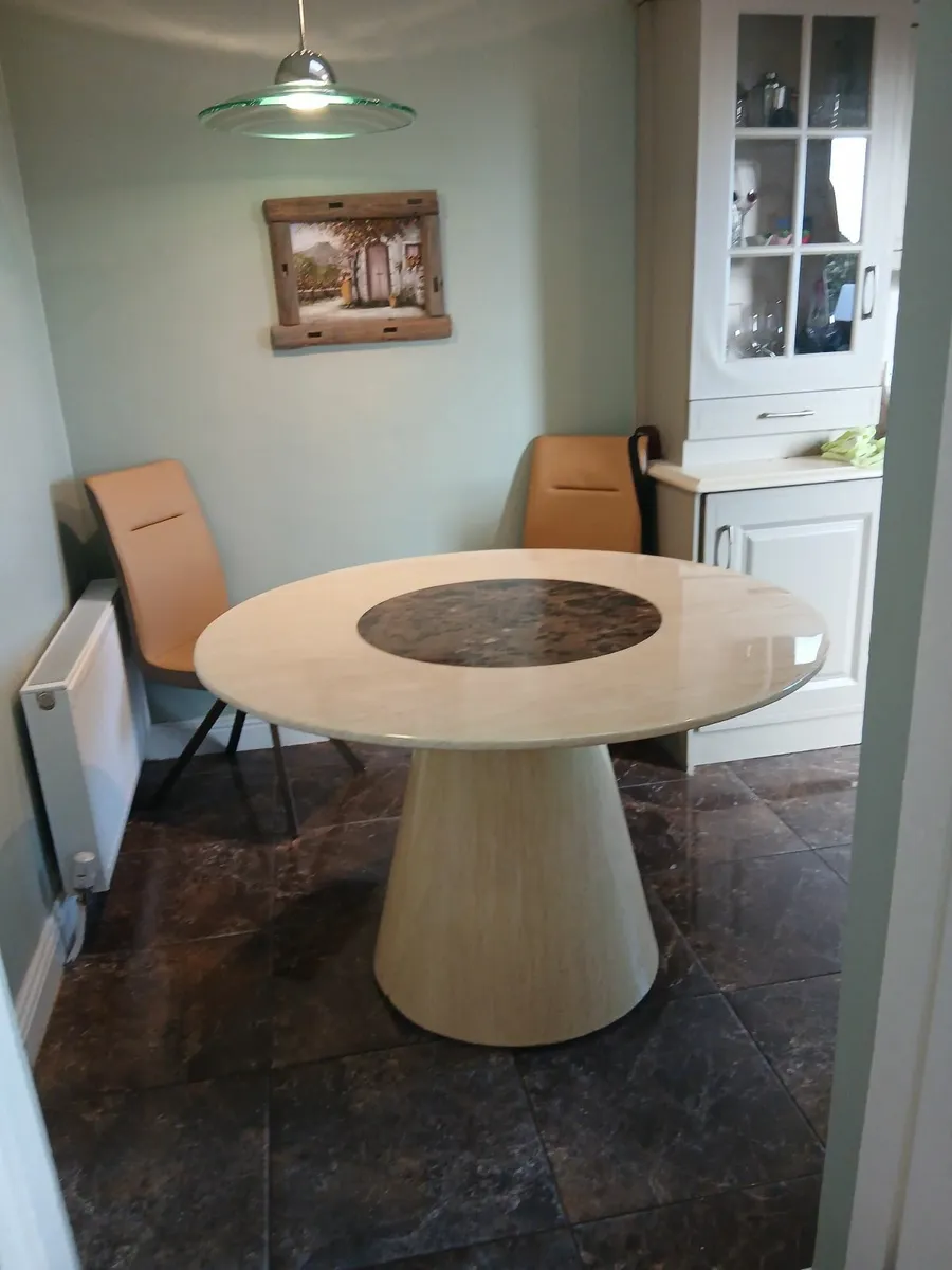 Kitchen table - Image 3