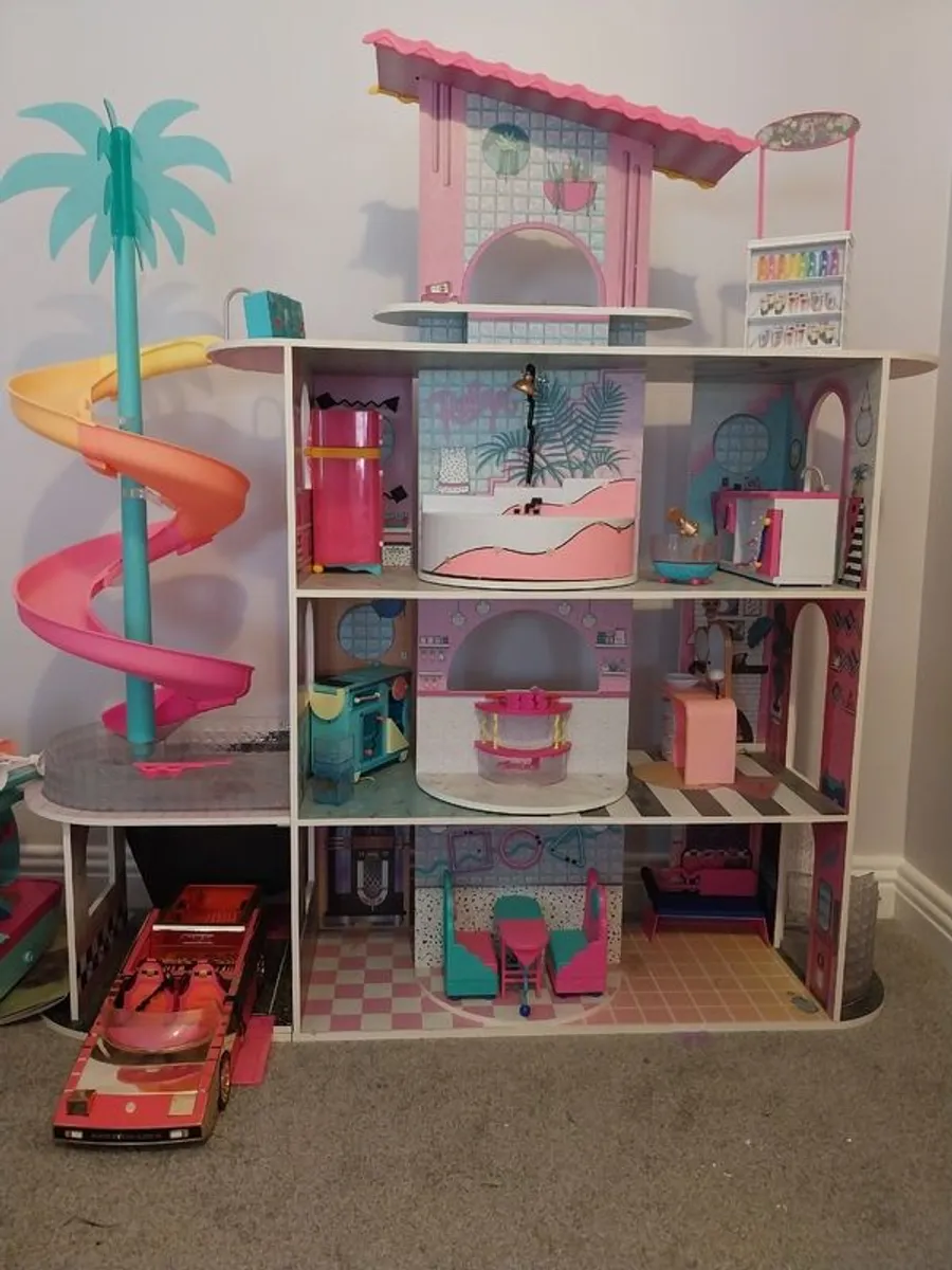 Dolls house - Image 1