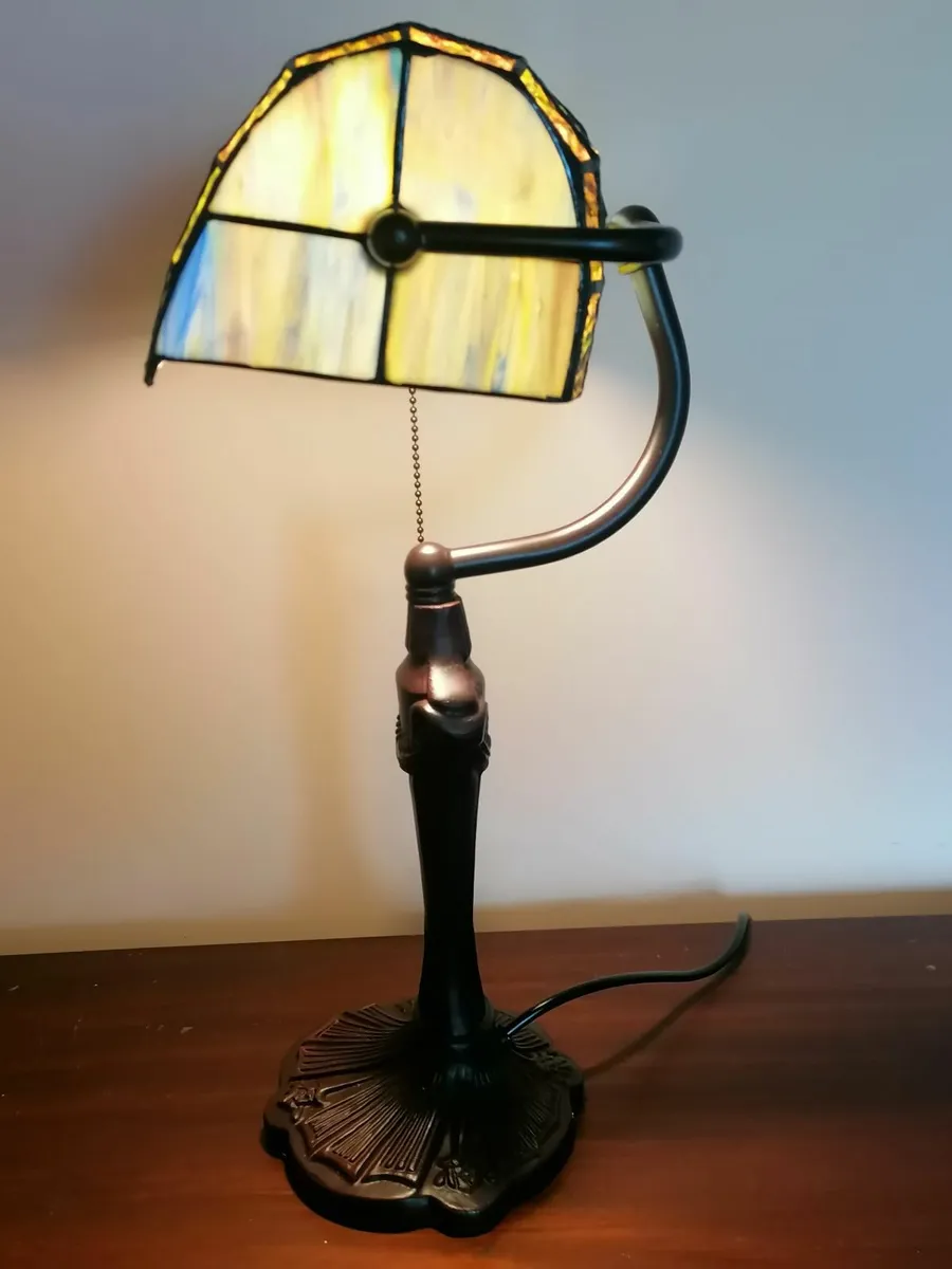 Bankers Lamp With Tiffany Shade New Free Delivery - Image 3