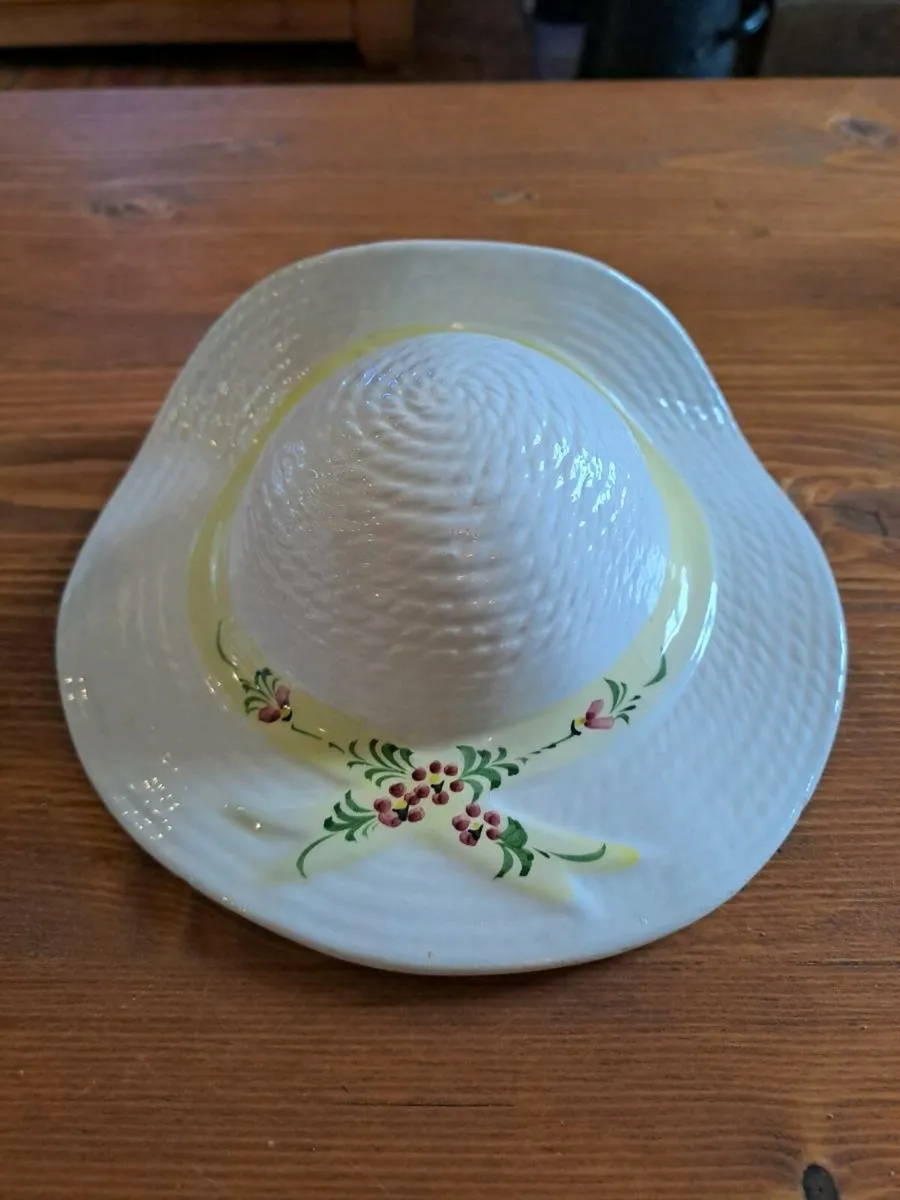 Vintage wall pocket vase - Image 1