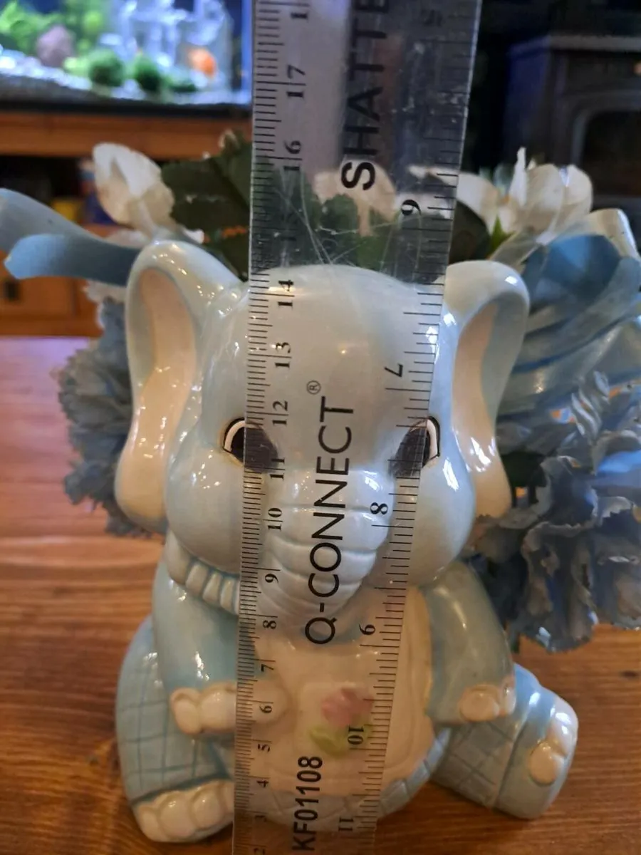 Vintage baby elephant planter - Image 2