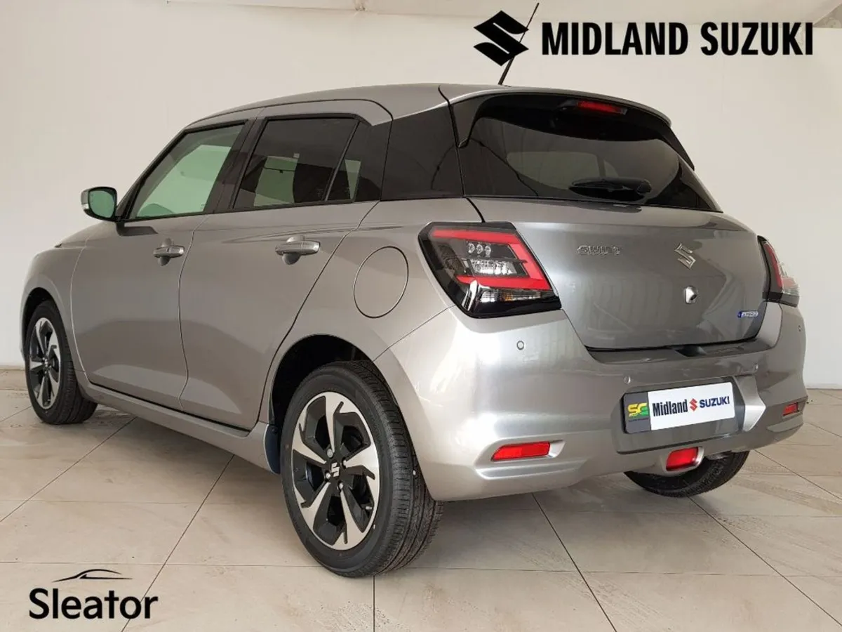 Suzuki Swift 1.2 Hybrid Motion - Image 2