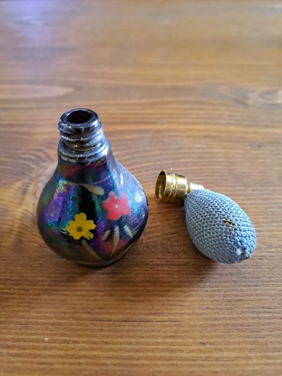 Vintage perfume atomizer bottle - Image 2