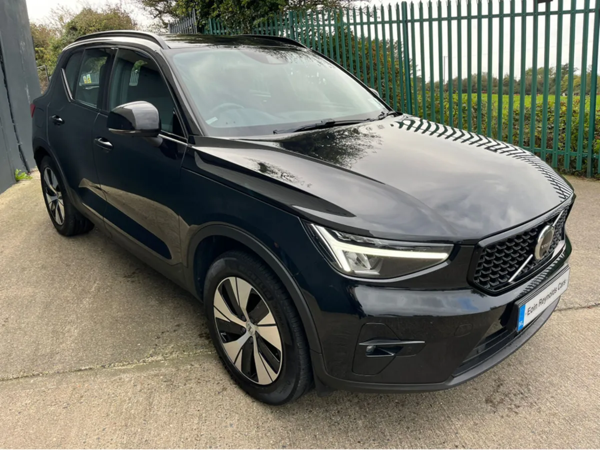 Volvo XC40 + T4 RECHARGE AUTO PLUS - Image 3