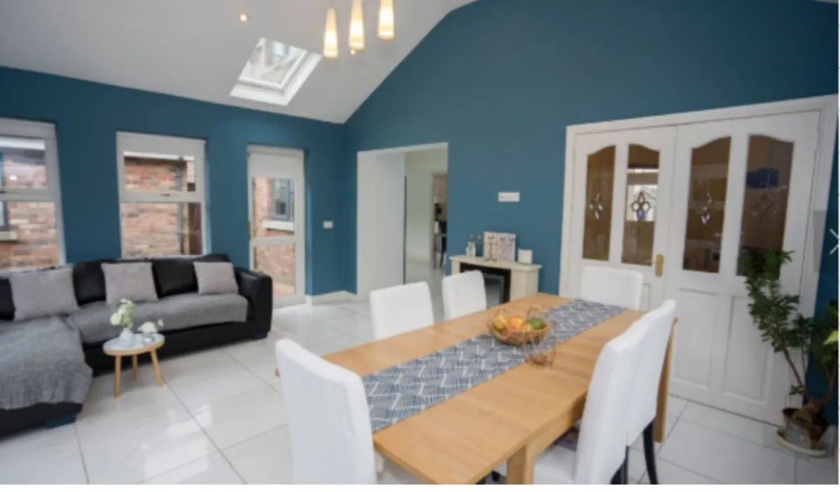 Dining Table and chair - Image 3