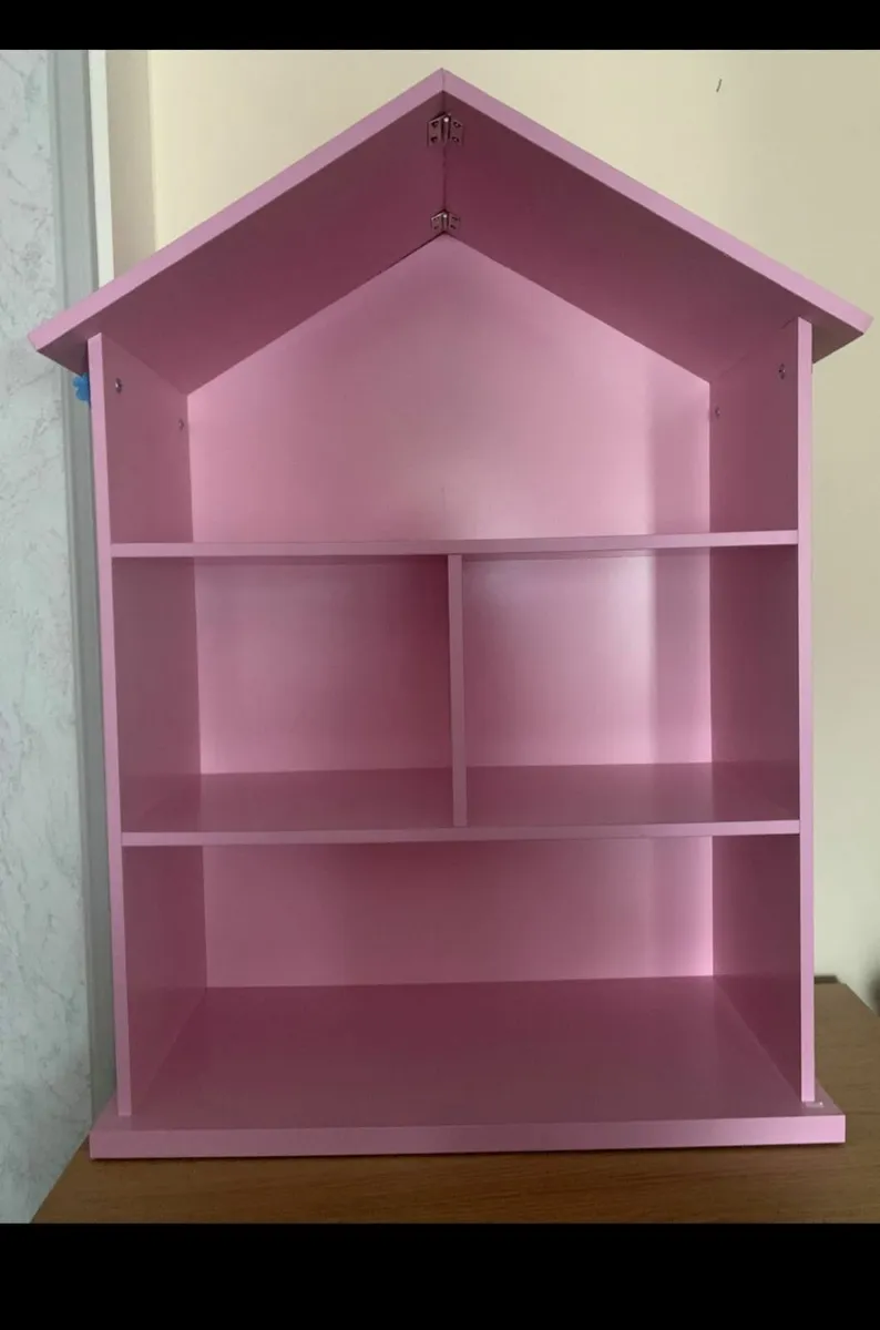 Pink house shelf - Image 1