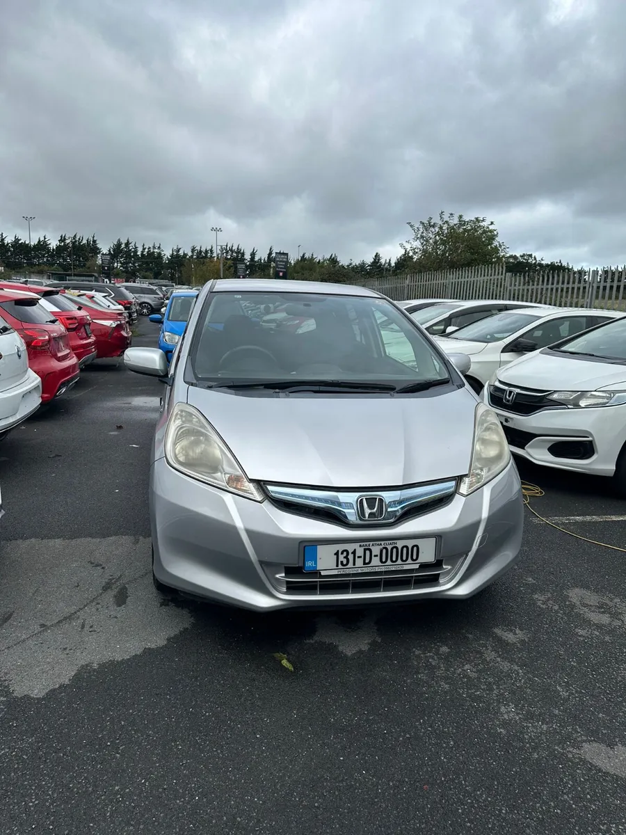 Honda Fit Hybrid - Image 2