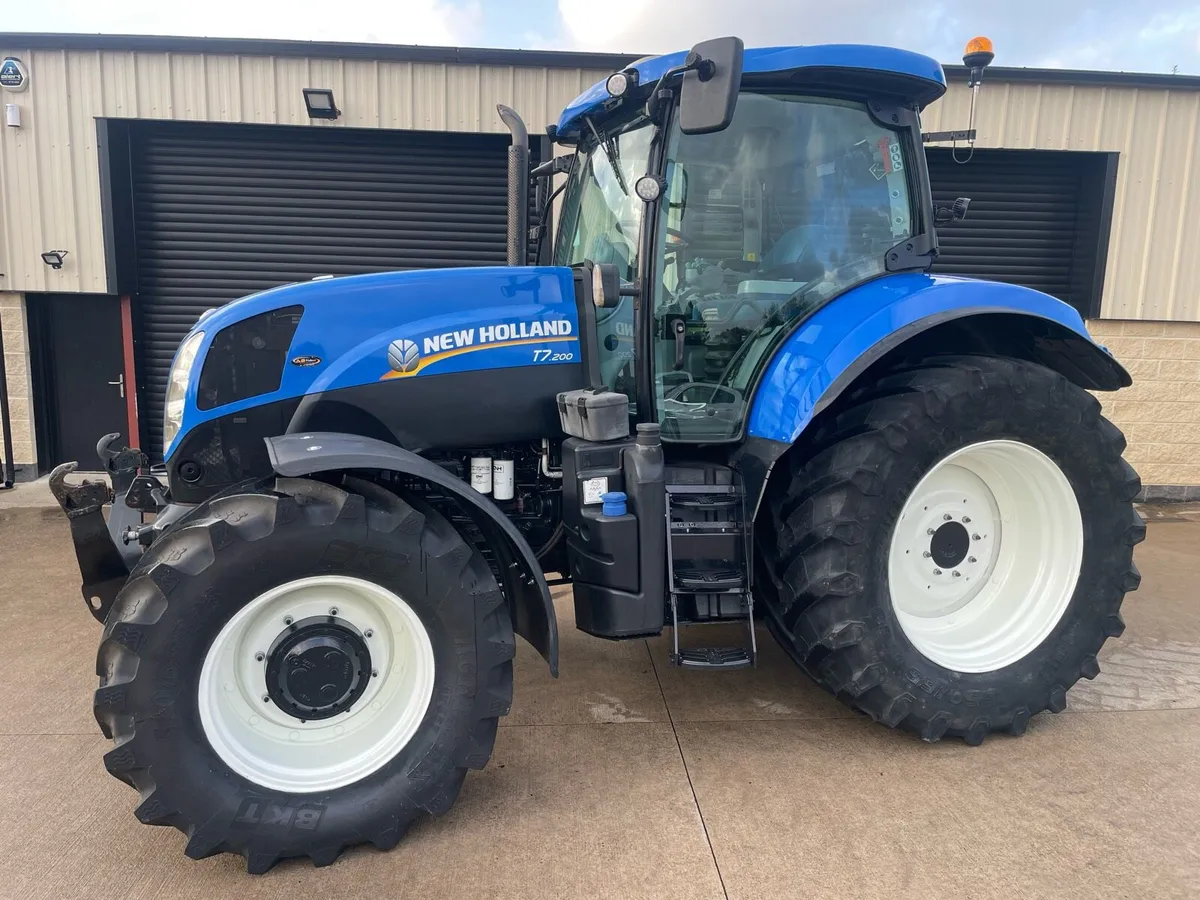 2014 NEW HOLLAND T7.200 - Image 2