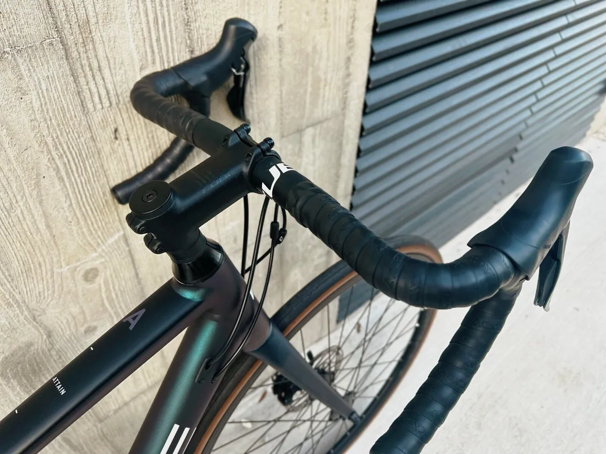 Brand New Cube Road Bike - Image 4